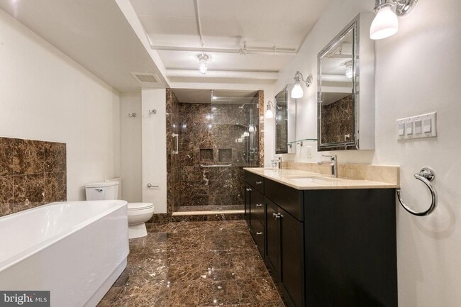 Building Photo - Live in luxury in the heart of Baltimore's esteemed Little Italy neighborhood!