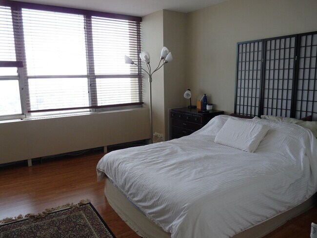 Building Photo - 655 W Irving Park Rd