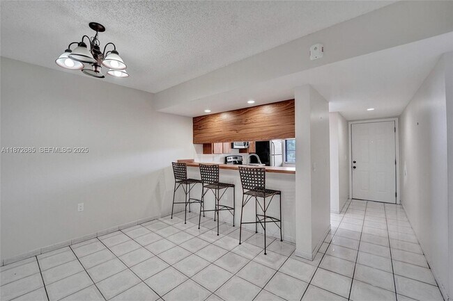 Building Photo - 1502 Whitehall Dr