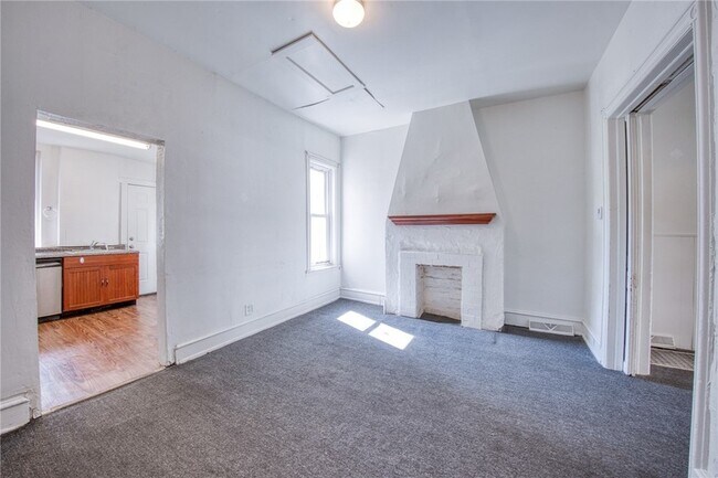 Building Photo - 354 Ophelia St