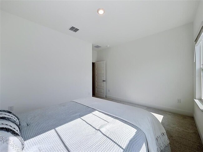 Building Photo - 13568 Autumn Harvest Ave
