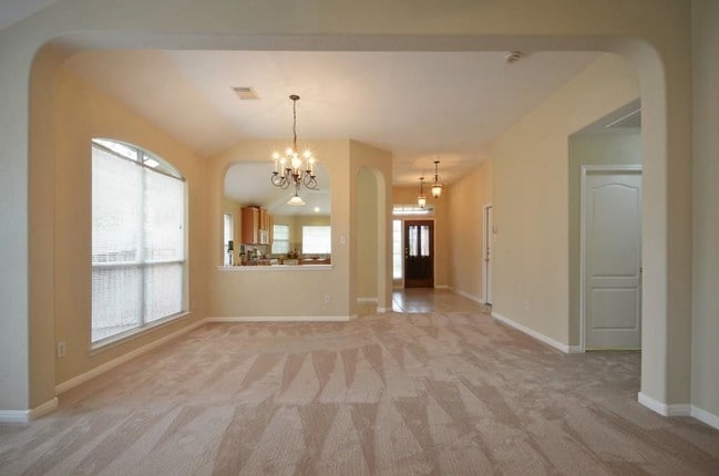 Building Photo - 2000 Maize Bend Dr