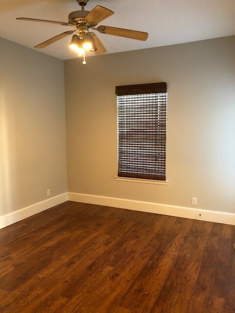 Building Photo - 106 E 30th St