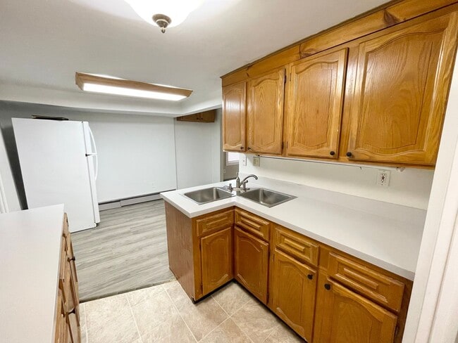 Building Photo - 20 Latham Ct