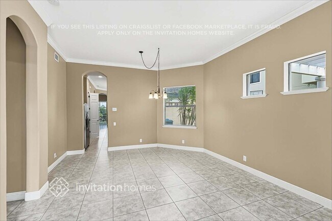 Building Photo - 6260 Parmeron Ln