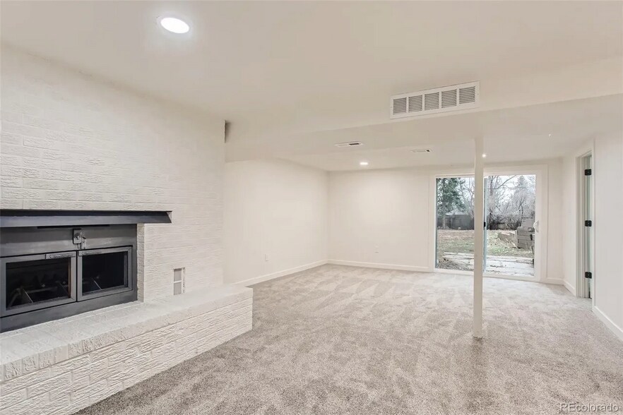 Building Photo - 4090 W Wagon Trail Dr