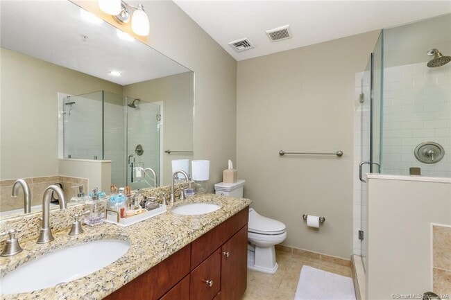 Building Photo - 109 Forest St