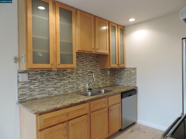 Building Photo - 1919 Ygnacio Valley Rd