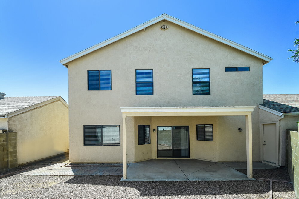 Building Photo - 2028 W Columbine Dr