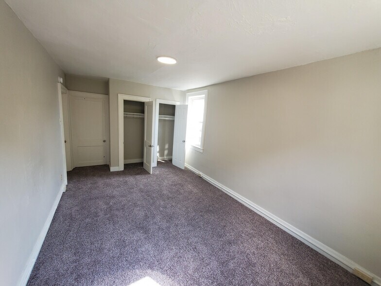 Building Photo - 552 Larimer Ave