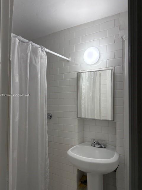 Building Photo - 752 NW 24th Ct