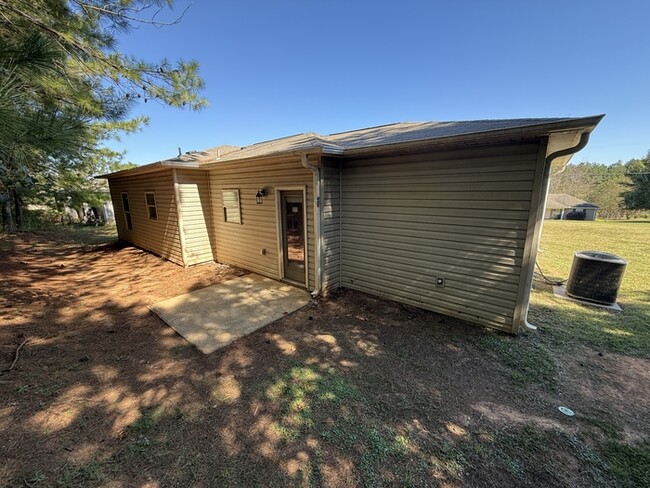 Building Photo - 3 Bed / 2 Bath Rental House in Vance, AL