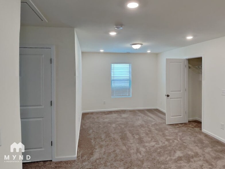 Building Photo - 7123 Bentz St