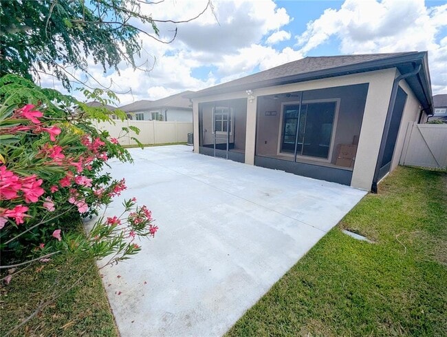 Building Photo - 18810 Birchwood Groves Dr