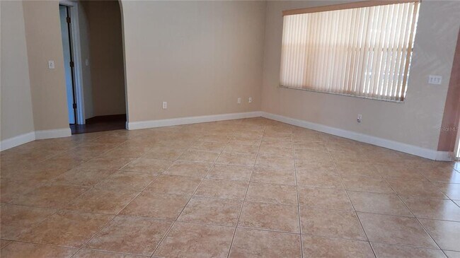 Building Photo - 58 Burning Bush Dr