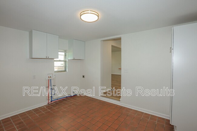 Building Photo - 1741 E 1st Ave