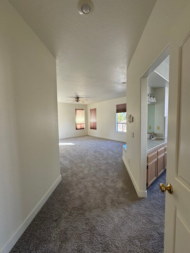 Building Photo - 22747 Pebblestone Dr