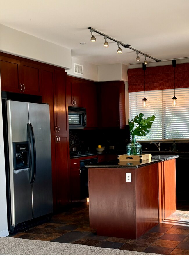 Building Photo - Resort Lifestyle at The Lido in Mission Valley