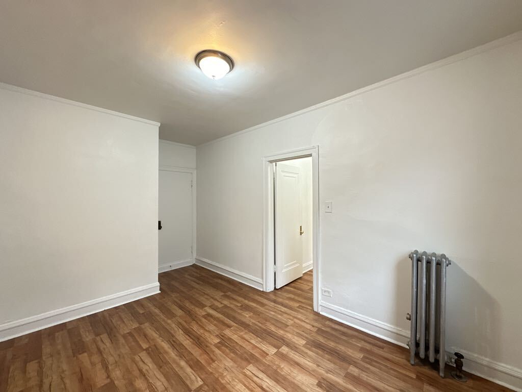 Building Photo - 2536 N Sawyer Ave