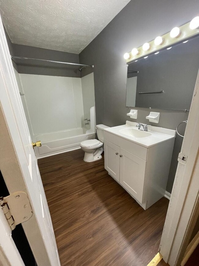 Building Photo - 416 Garden Park Dr