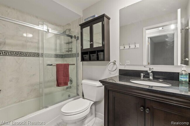Building Photo - 1109 Ivyglen Cir