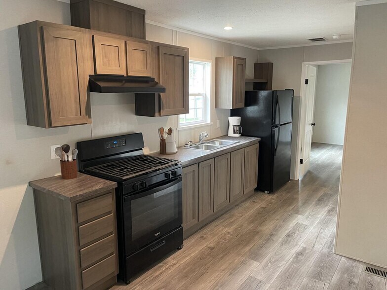 Building Photo - 47 Claremont St