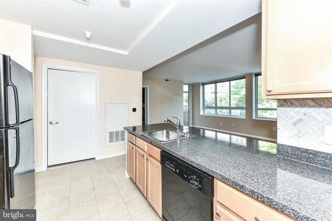 Building Photo - 350 G St SW