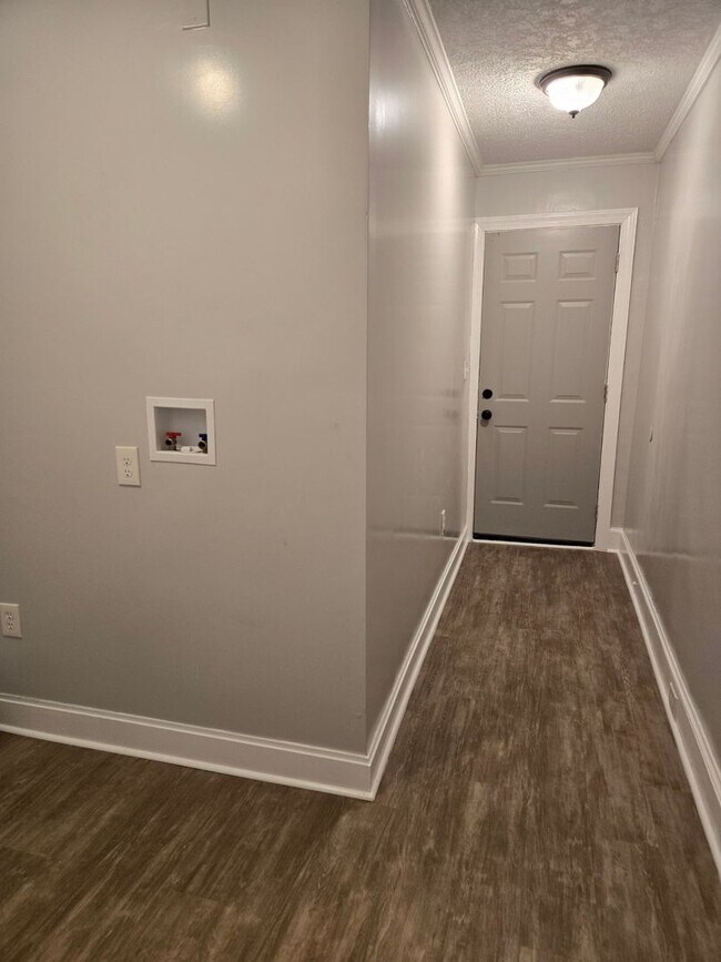 Building Photo - 4 Bedroom; 2 Bath home with Central Heatin...