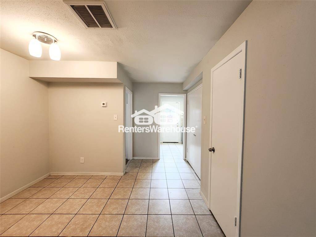 Building Photo - 8848 Kempwood Dr