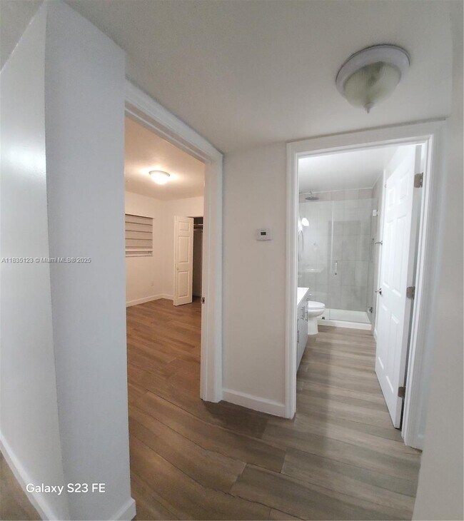 Building Photo - 2325 W 60th St