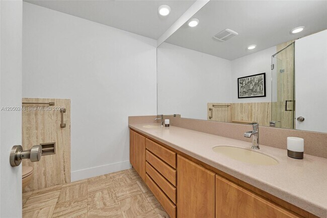 Building Photo - 3110 NE 57th St