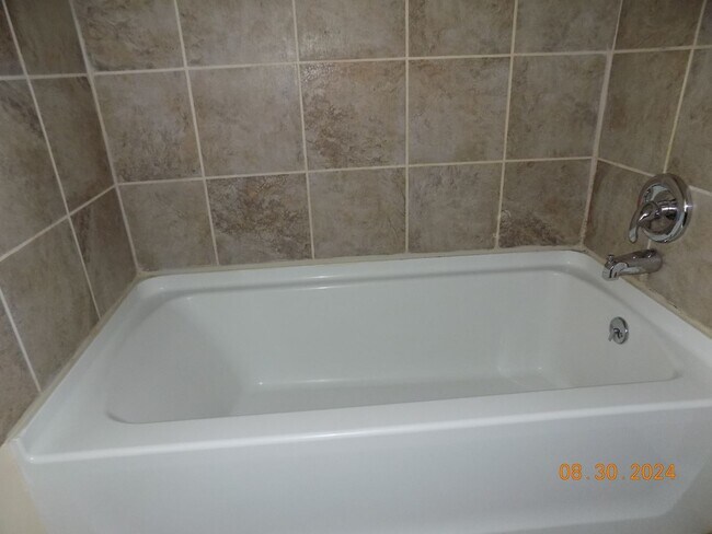 Building Photo - 464 Ralph St