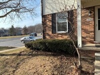 Building Photo - 3542 Burbank Dr