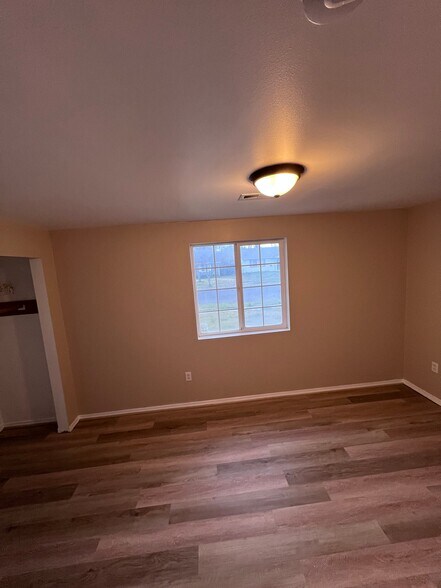 Building Photo - 12406 W 11th Ave