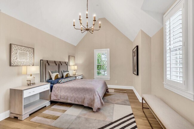 Building Photo - Franklin Gem Walking Distance to Downtown!