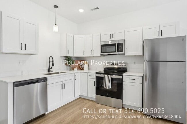 Building Photo - 1402 Parkview Dr