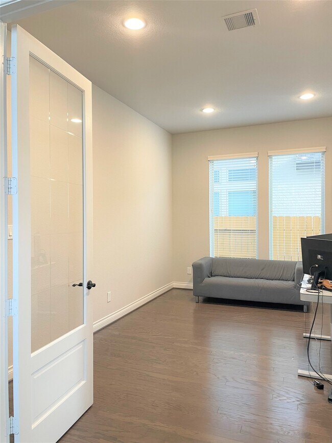 Building Photo - 11223 Oudney Ct