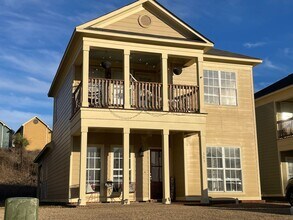 Building Photo - 3BR/2.5BA For Rent