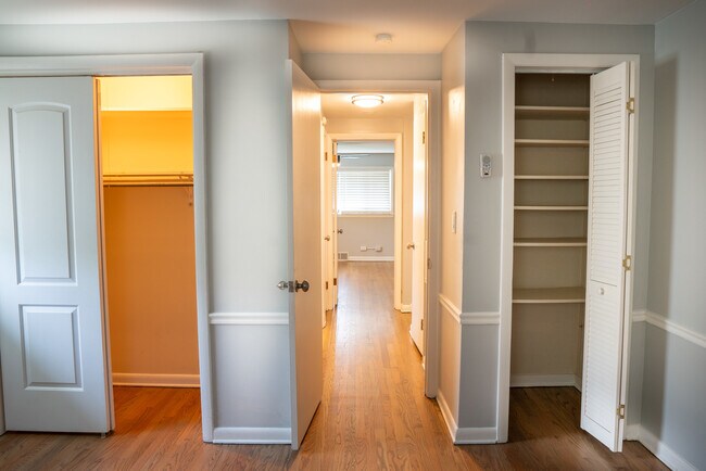 Building Photo - 9733 Karlov Ave