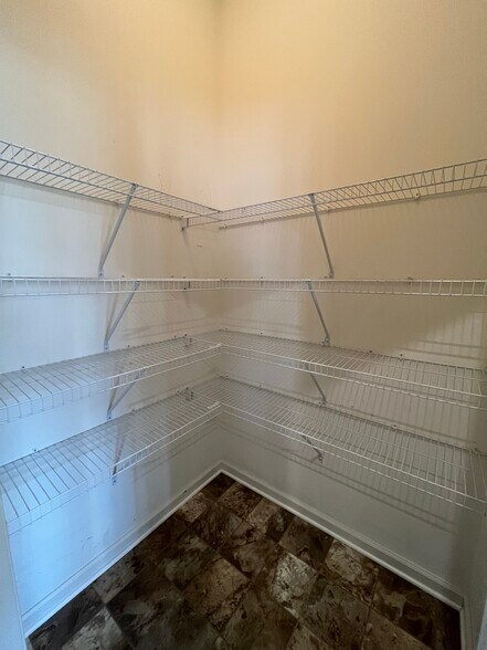 Building Photo - 3203 Rossmore Cir