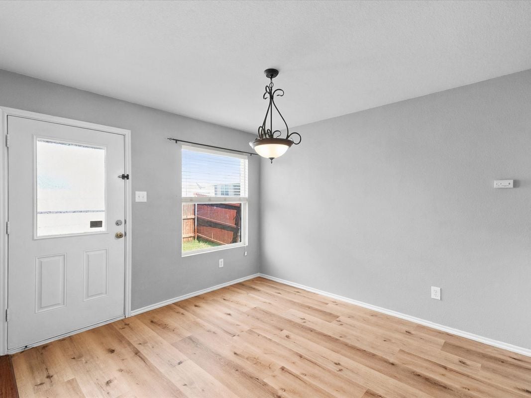 Building Photo - 13287 Fowler Dr