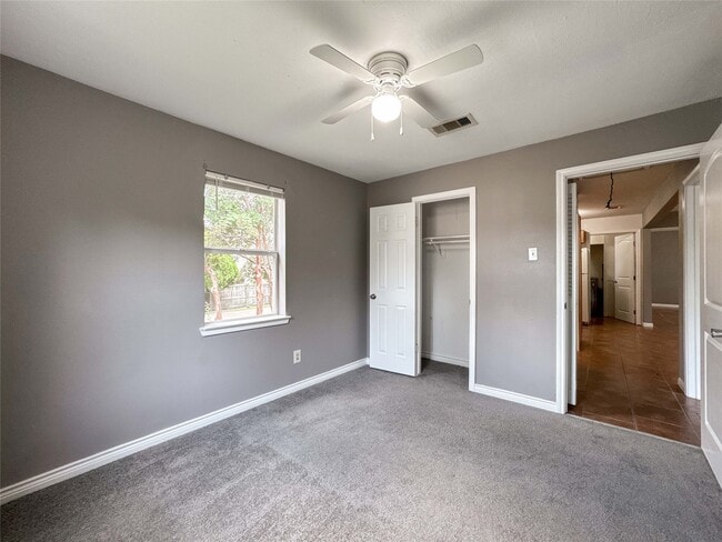 Building Photo - 4717 Heron St