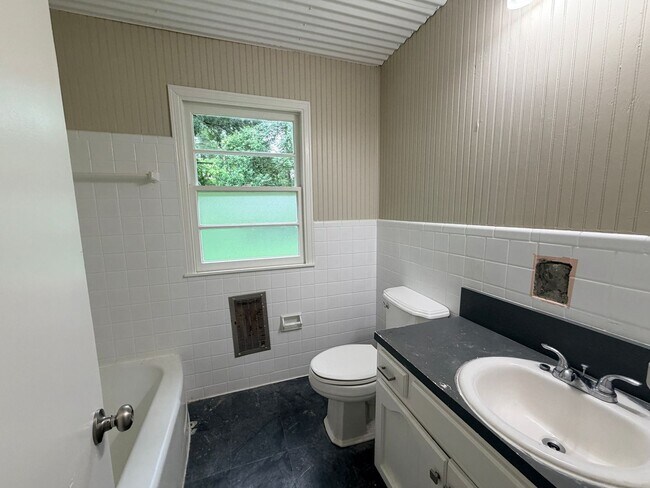 Building Photo - Fully Remodeled in the Heart of West Homewood - Welcome Home