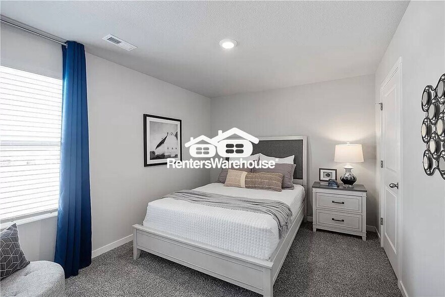 Building Photo - 2205 Bugge Dr