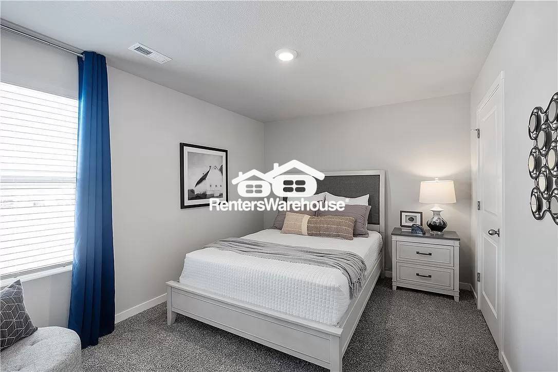 Building Photo - 2205 Bugge Dr