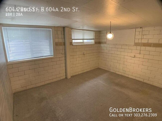 Building Photo - 604 2nd St