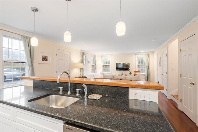 Building Photo - 54 Broadway Ave