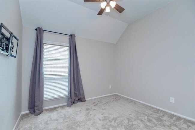 Building Photo - 30103 Aralia Dr