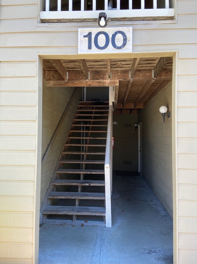 Building Photo - 100 Myrtle Greens Dr