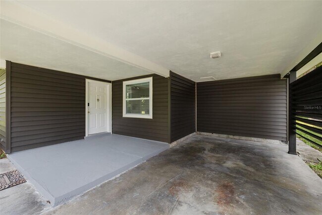 Building Photo - 1477 Pine Brook Dr